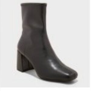 A New Day Pippa stretch faux leather ankle boots Sz 6.5